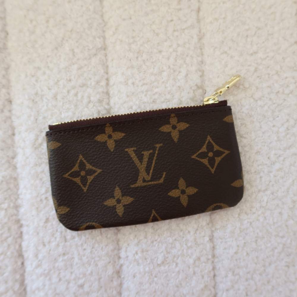 Louis Vuitton Key Pouch – Monogram - Picture 2 of 12